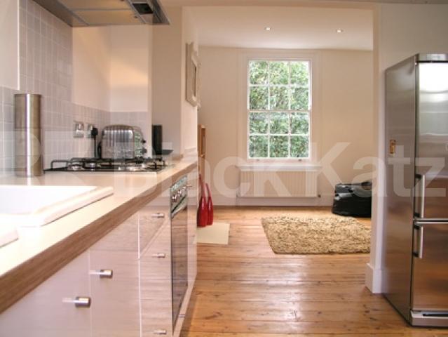 			LET , 2 Bedroom, 1 bath, 1 reception Apartment			 Clapham Manor Street, Clapham